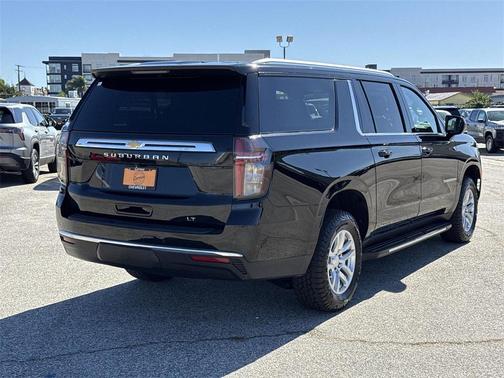 2024 Chevrolet Suburban LT