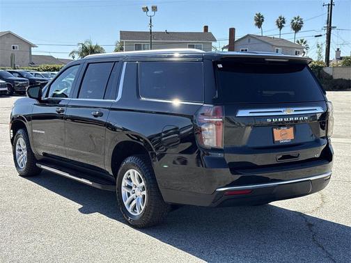 2024 Chevrolet Suburban LT