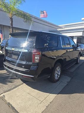 2024 Chevrolet Suburban LT