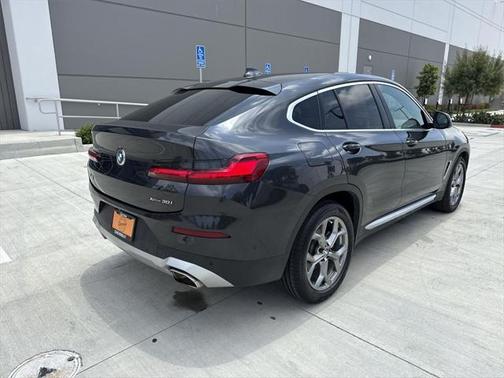2023 BMW X4 xDrive30i