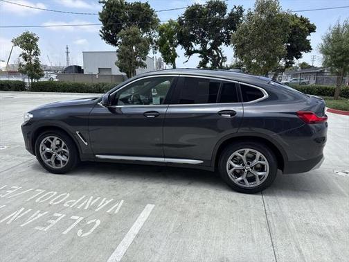 2023 BMW X4 xDrive30i