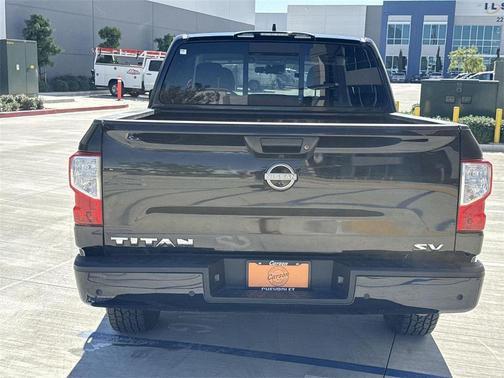 2023 Nissan Titan SV