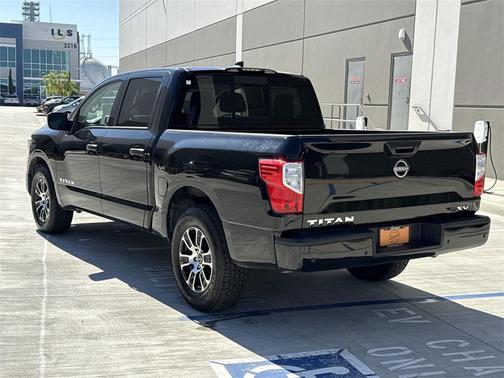 2023 Nissan Titan SV