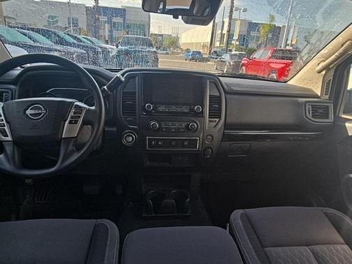 2023 Nissan Titan SV