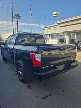 2023 Nissan Titan SV