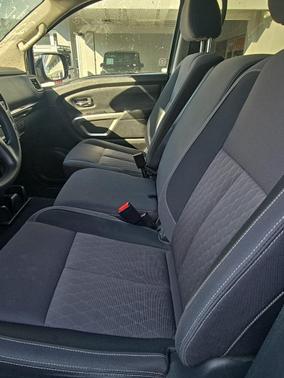 2023 Nissan Titan SV