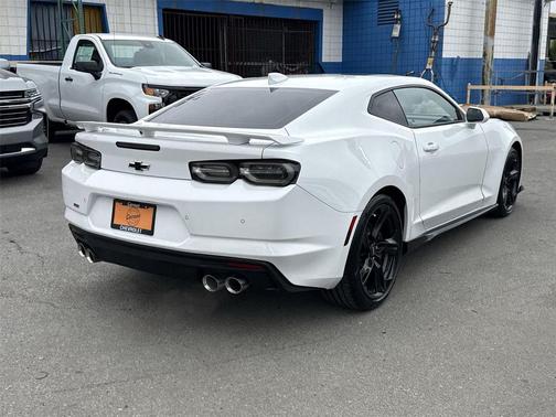 Summit White 2019 Chevrolet Camaro 2SS