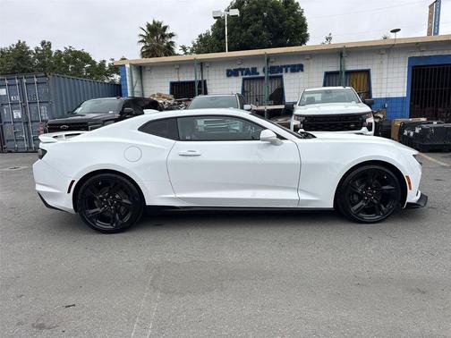 Summit White 2019 Chevrolet Camaro 2SS
