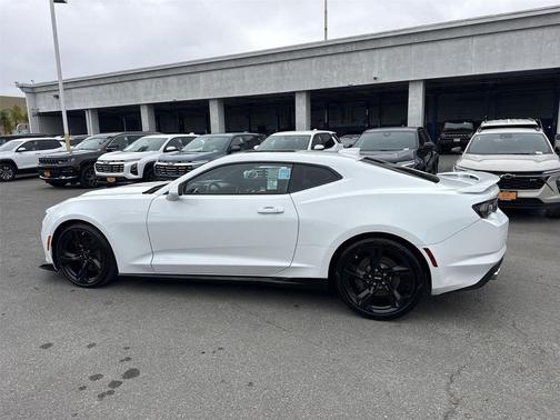Summit White 2019 Chevrolet Camaro 2SS