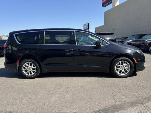 Diamond Black 2024 Chrysler Voyager LX