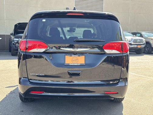 Diamond Black 2024 Chrysler Voyager LX
