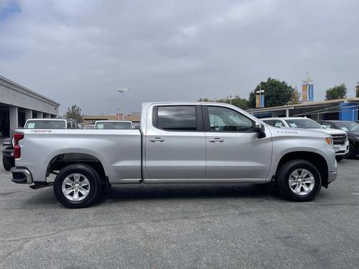 Silver Ice Metallic 2022 Chevrolet Silverado 1500 LT