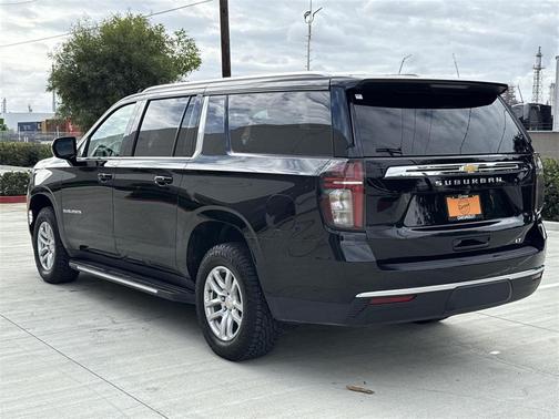 2024 Chevrolet Suburban LT