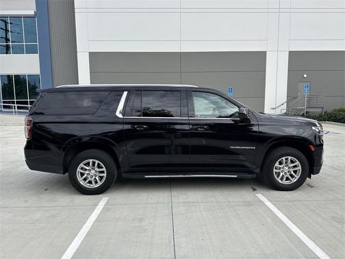 2024 Chevrolet Suburban LT