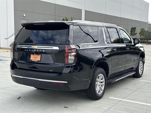 2024 Chevrolet Suburban LT