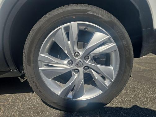 Summit White 2025 Buick Encore GX Preferred