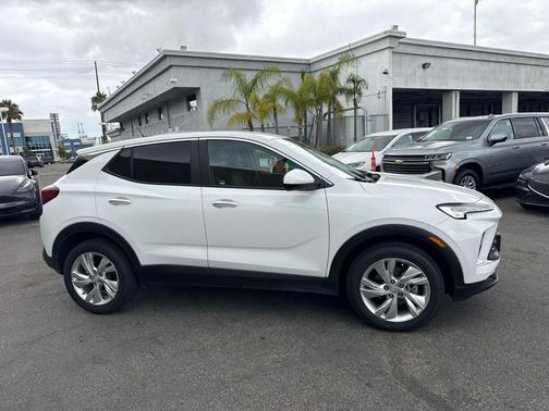 Summit White 2025 Buick Encore GX Preferred