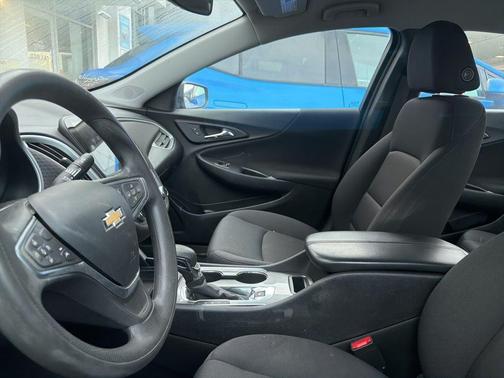 Dark Ash Metallic 2023 Chevrolet Malibu FWD 1LT