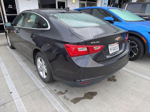 Dark Ash Metallic 2023 Chevrolet Malibu FWD 1LT