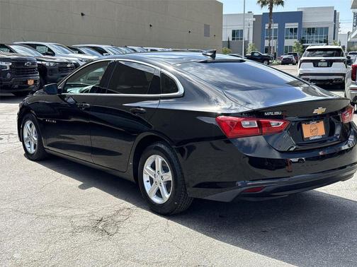 Mosaic Black Metallic 2023 Chevrolet Malibu FWD 1LT