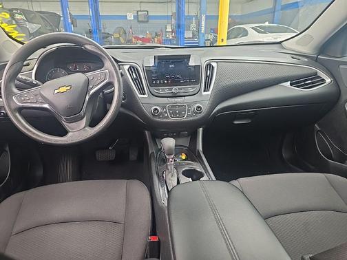 Sterling Gray Metallic 2025 Chevrolet Malibu FWD 1LT