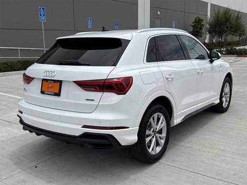 2023 Audi Q3 Premium 45 TFSI S line quattro Tiptronic