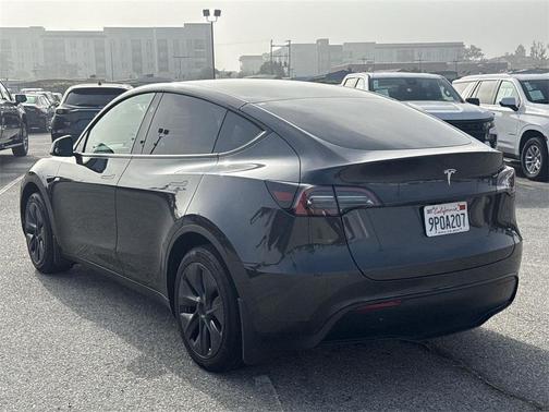 2024 Tesla Model Y Long Range Dual Motor All-Wheel Drive