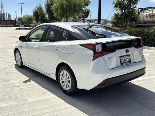 2021 Toyota Prius LE