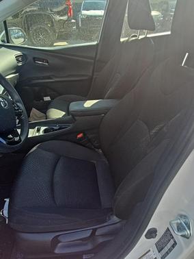 2021 Toyota Prius LE