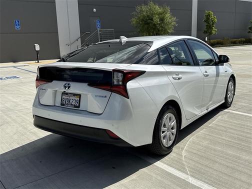 2021 Toyota Prius LE