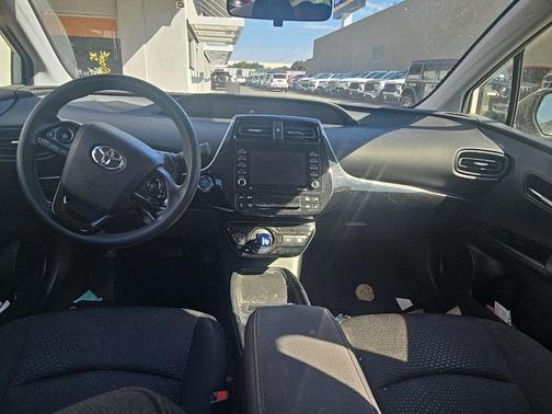 2021 Toyota Prius LE