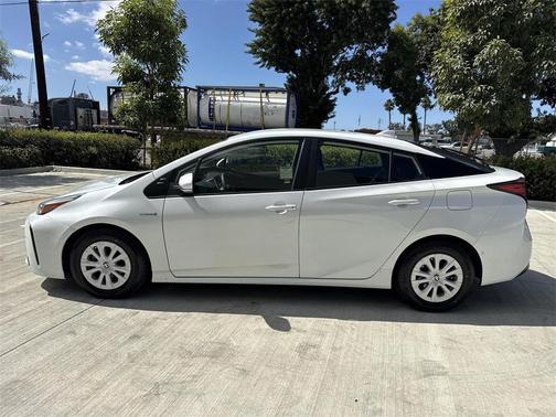 2021 Toyota Prius LE