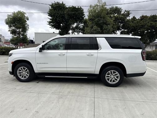 2023 Chevrolet Suburban LT