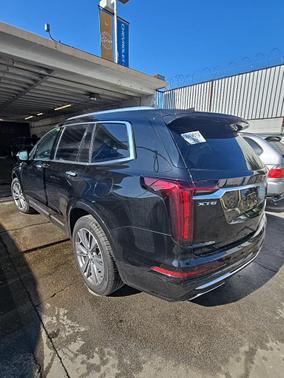 2025 Cadillac XT6 Premium Luxury FWD