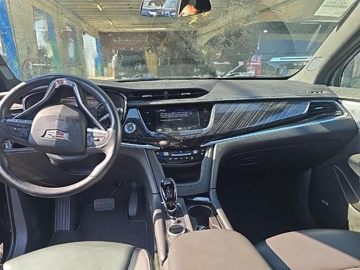 2025 Cadillac XT6 Premium Luxury FWD