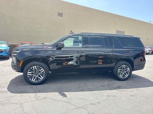 Black 2025 Chevrolet Suburban 4WD Z71