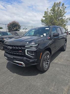 Black 2025 Chevrolet Suburban 4WD Z71