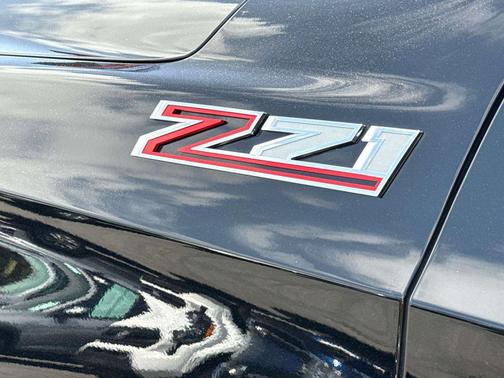 Black 2025 Chevrolet Suburban 4WD Z71
