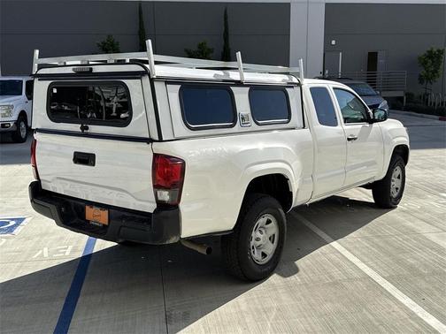 2022 Toyota Tacoma SR