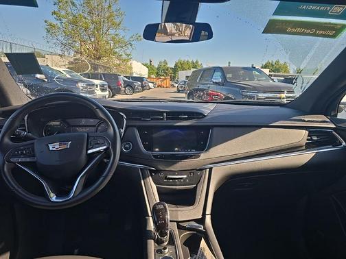 2025 Cadillac XT6 Luxury FWD