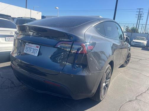 2025 Tesla Model Y Long Range Dual Motor Rear-Wheel Drive