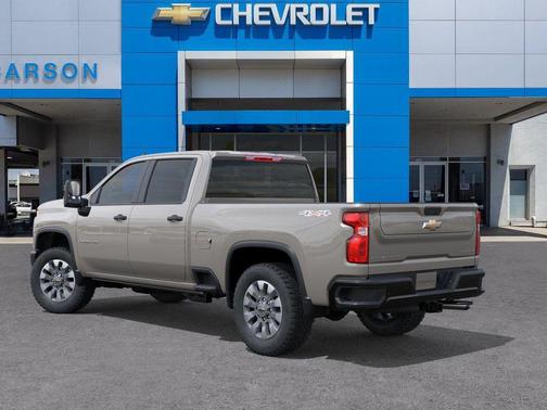 White Sands 2026 Chevrolet Silverado 2500 Custom