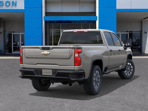 White Sands 2026 Chevrolet Silverado 2500 Custom
