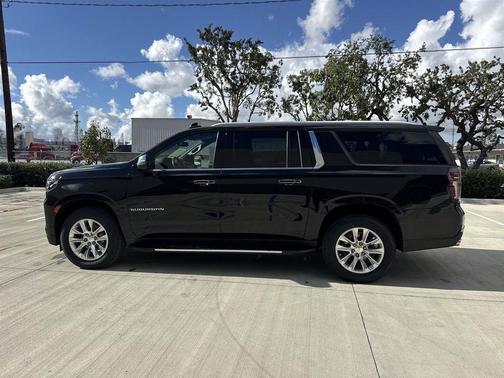 2024 Chevrolet Suburban Premier