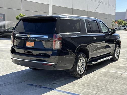 2024 Chevrolet Suburban LT