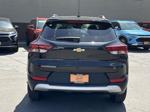 Mosaic Black Metallic 2025 Chevrolet Trailblazer LT