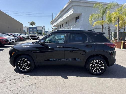 Mosaic Black Metallic 2025 Chevrolet Trailblazer LT