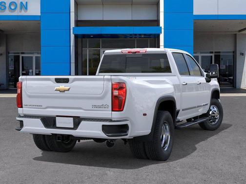 Polar White 2026 Chevrolet Silverado 3500 High Country