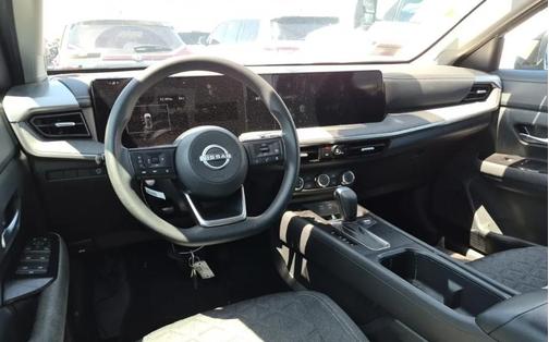 Super Black 2025 Nissan Kicks SV