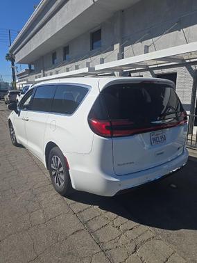 2023 Chrysler Pacifica Hybrid Touring L